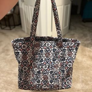 Vera Tote Bag — only used a handful of times. Basically brand new.